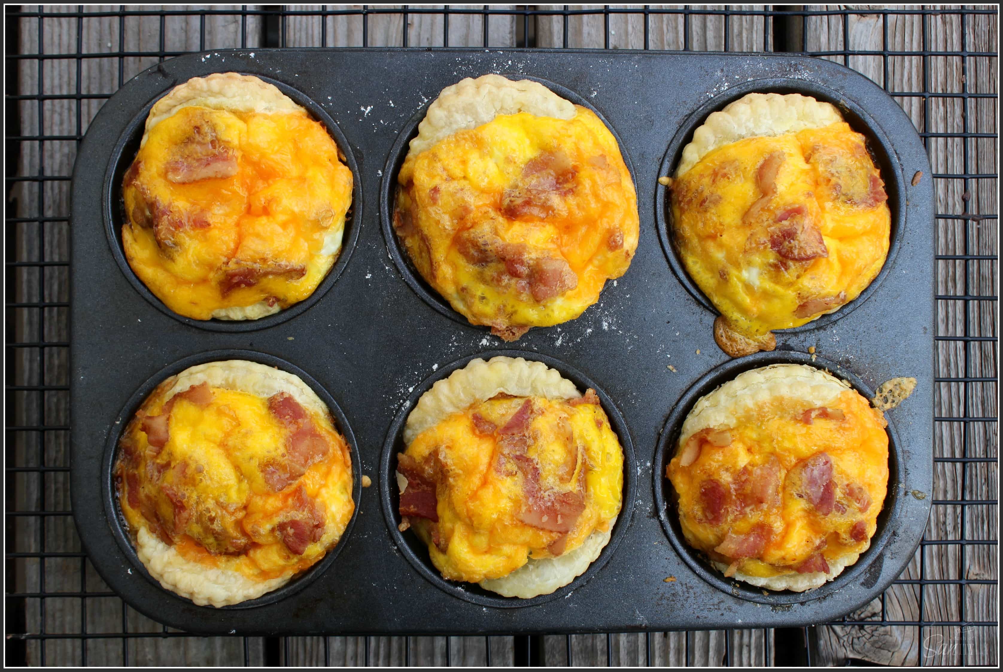 Easy Egg Breakfast Muffins - a new “McMuffin” is in town, an easy, delicious breakfast muffin made with bacon, eggs, and cheese. Easy Egg Breakfast Muffins - a new “McMuffin” is in town, an easy, delicious breakfast muffin made with bacon, eggs, and cheese.