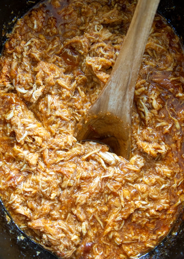 slow cooker bbq chicken recipe top view