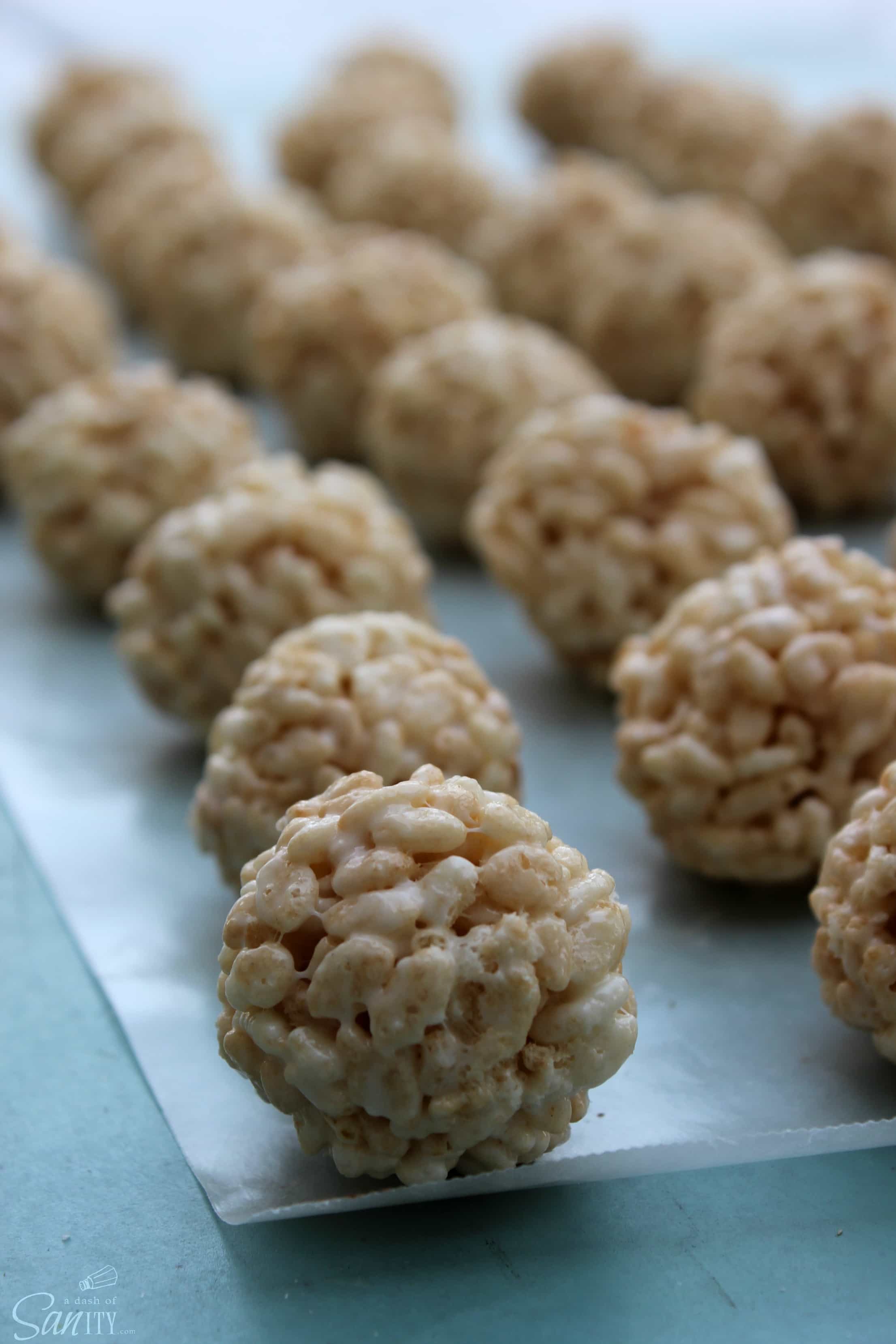 These White Chocolate Rice Krispies Pops are the perfect Valentine’s Day treat or an after school snack hit! Your kids will love to help make these treats. These White Chocolate Rice Krispies Pops are the perfect Valentine’s Day treat or an after school snack hit! Your kids will love to help make these treats.