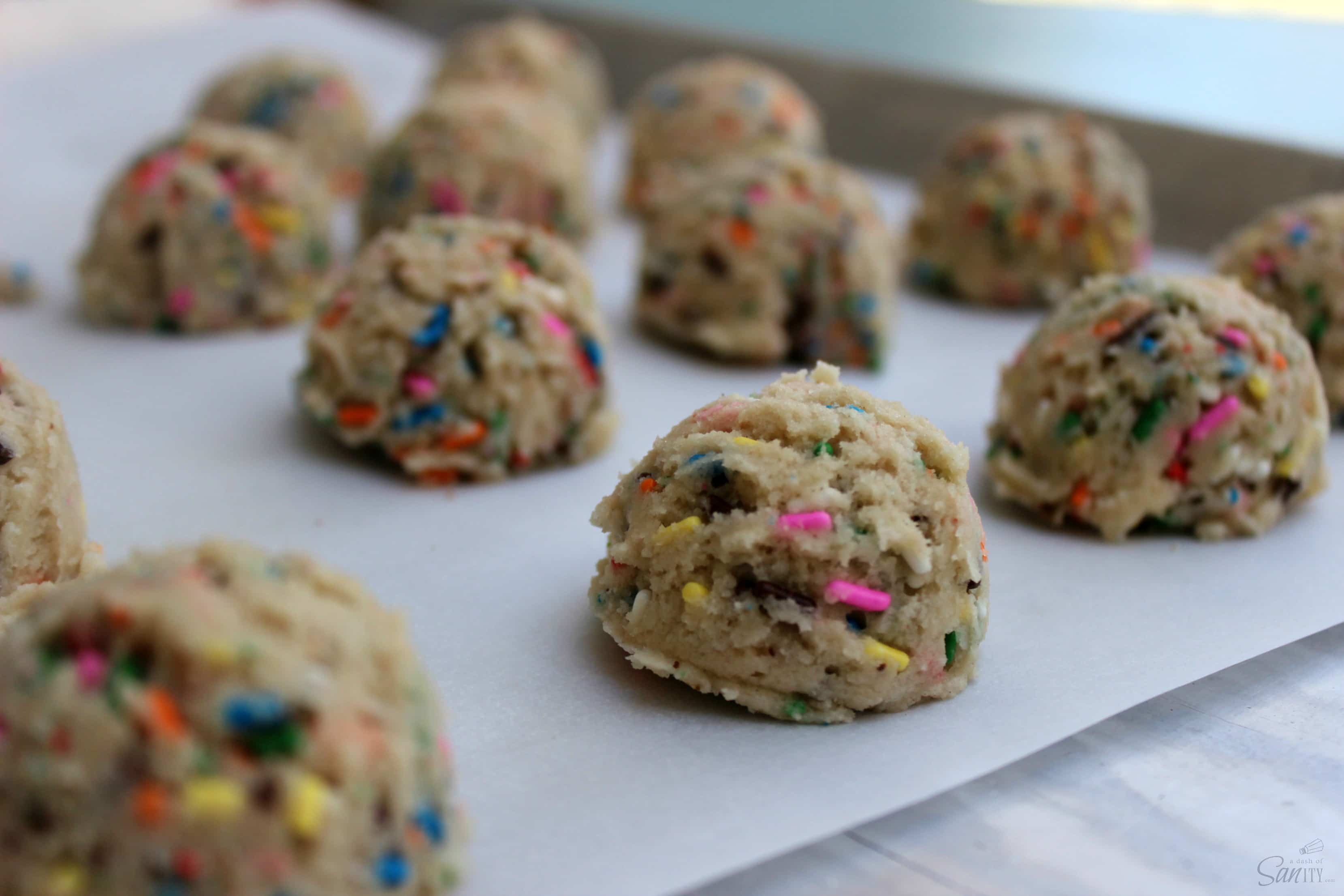 These Funfetti Sugar Cookie Dough Bites are eggless sugar cookie dough bites with funfetti sprinkles. Your cookie dough eating just became even more fun!