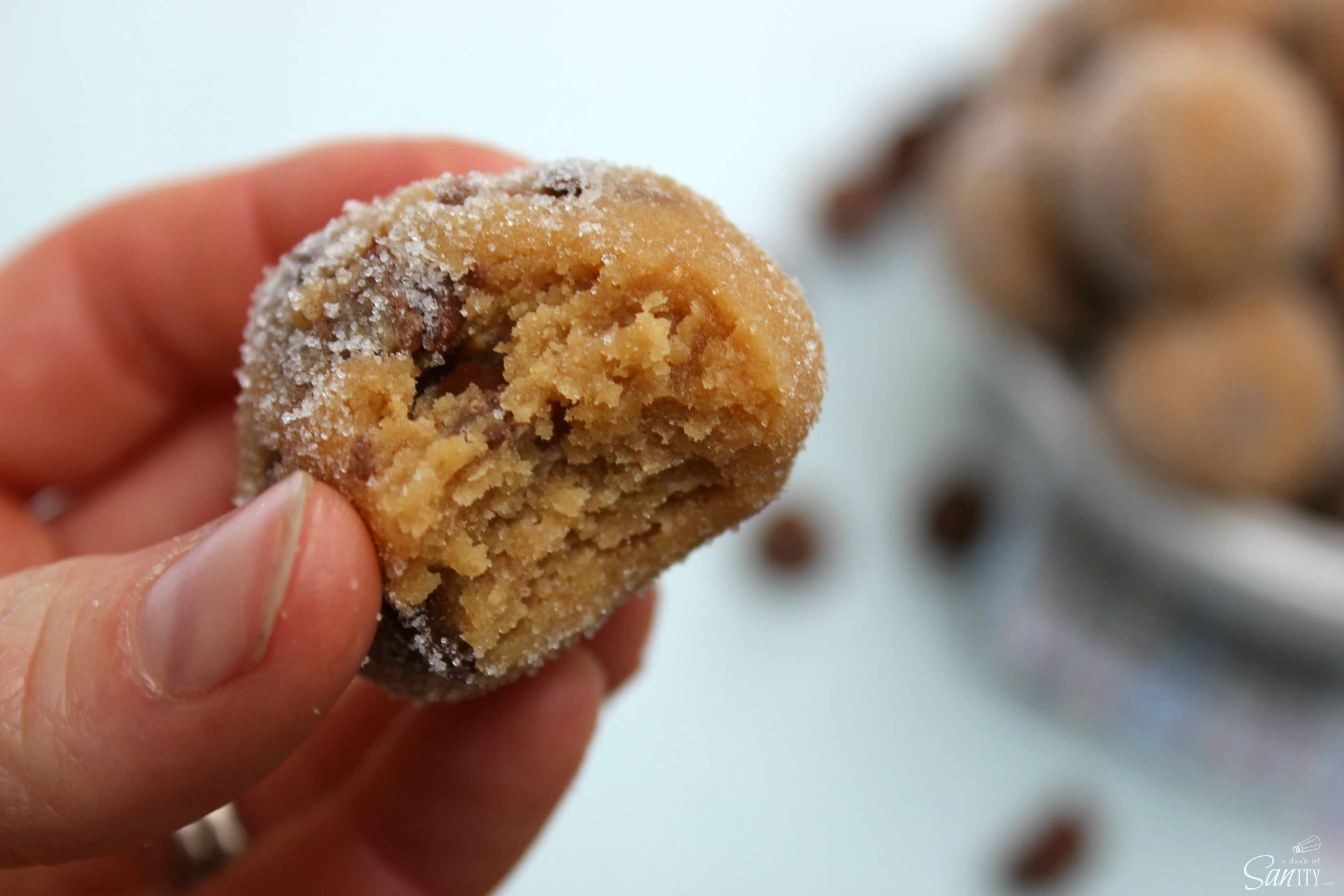 Peanut Butter Cookie Dough Bites w/ Reese’s Peanut Butter Cup chunks are my new guilty pleasure. Chocolate & peanut butter make the best combination EVER.