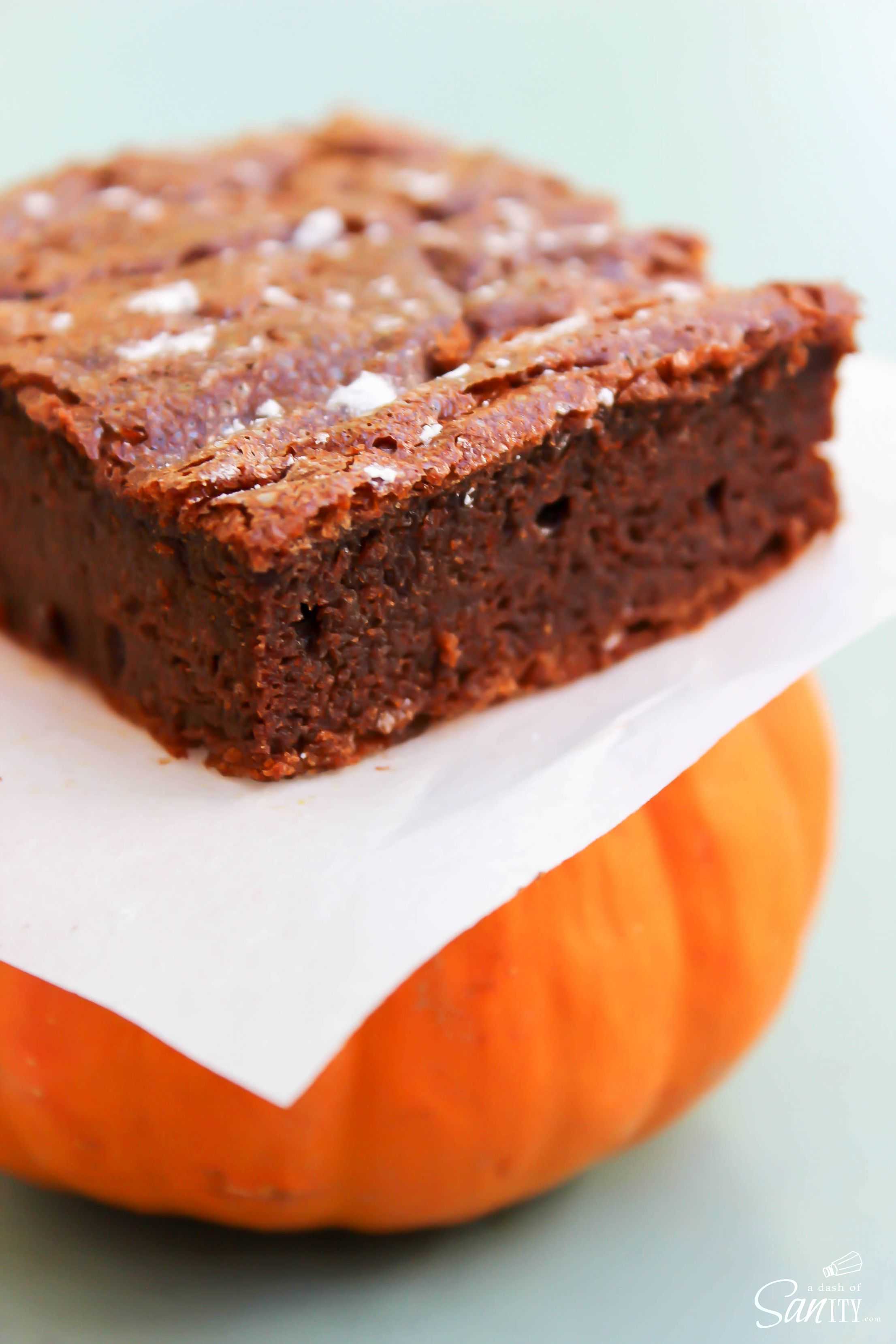 4-Ingredient Pumpkin Nutella Brownies are Nutella, chocolate, & pumpkin heaven. Forget the flour, you don’t need it. Whip up a batch for pure fall bliss. 4-Ingredient Pumpkin Nutella Brownies are Nutella, chocolate, & pumpkin heaven. Forget the flour, you don’t need it. Whip up a batch for pure fall bliss.