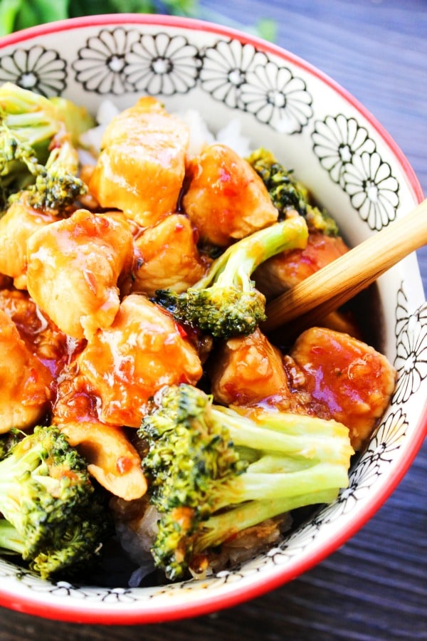 This Easy Thai Chicken is packed with flavor, and takes just 30 minutes to make. It makes for a delicious dinner time meal that is better than take-out. This Easy Thai Chicken is packed with flavor, and takes just 30 minutes to make. It makes for a delicious dinner time meal that is better than take-out.