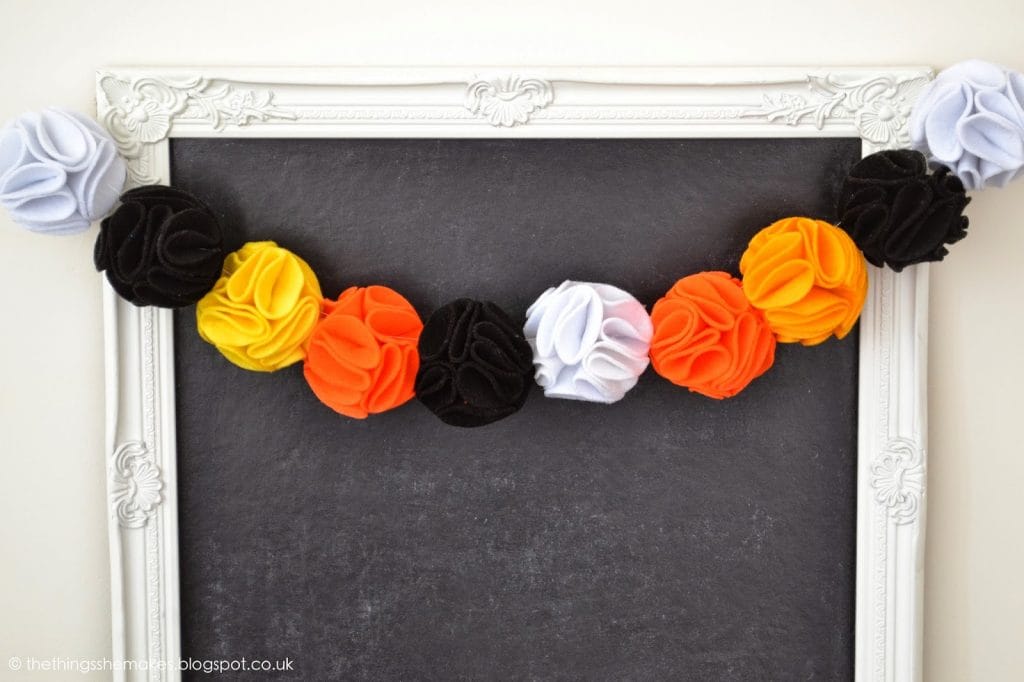 pom-pom-garland-wreath