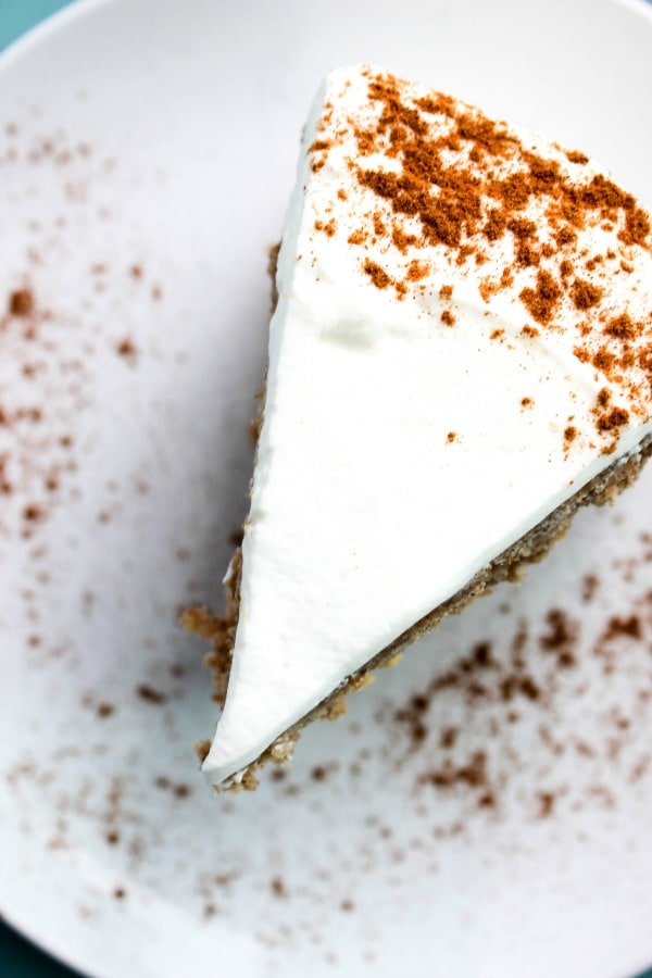 Pumpkin Spice Mousse Cake - decadent layers of pumpkin spice cake and a simple pumpkin mousse filling. A perfect fall dessert, and a Thanksgiving must have. Pumpkin Spice Mousse Cake - decadent layers of pumpkin spice cake and a simple pumpkin mousse filling. A perfect fall dessert, and a Thanksgiving must have. pumpkin-spice-mousse-cake-view