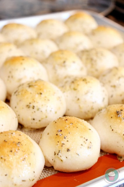 GARLIC & HERB CHEESE BOMBS (AKA GARLIC KNOTS)