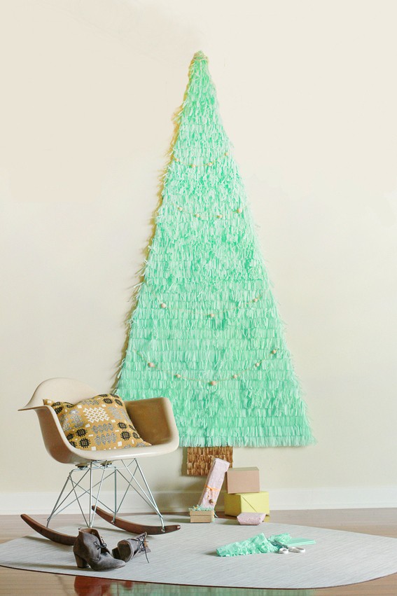 FUN & FESTIVE SPACE SAVING CHRISTMAS TREE