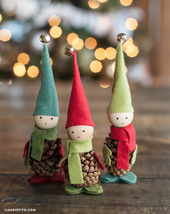 PINE CONE CHRISTMAS ORNAMENTS