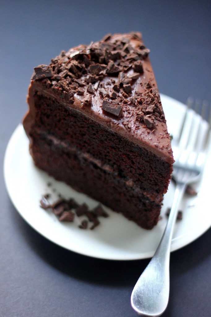 CHOCOLATE CAKE WITH FUDGE FROSTING