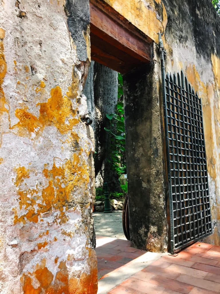 PANAMA CANAL CRUISE: PORTS ARUBA & CARTAGENA, COLOMBIA