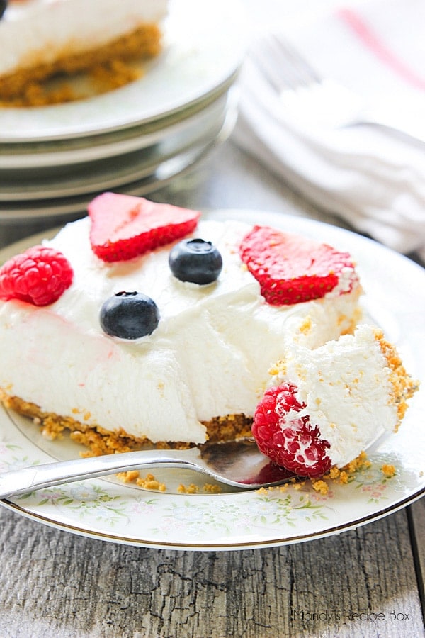 NO BAKE BERRY CHEESECAKE