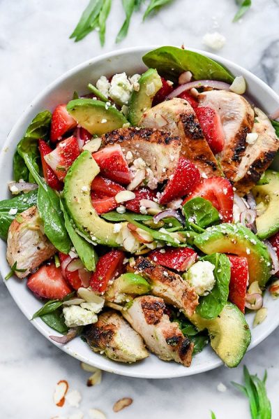 STRAWBERRY AVOCADO SALAD WITH CHICKEN