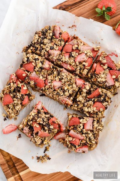 OATMEAL PISTACHIO STRAWBERRY BREAKFAST BARS