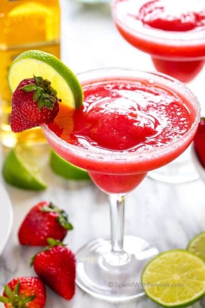 EASY STRAWBERRY MARGARITAS