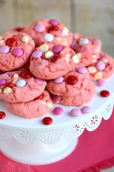STRAWBERRY WHITE CHOCOLATE CAKE COOKIES