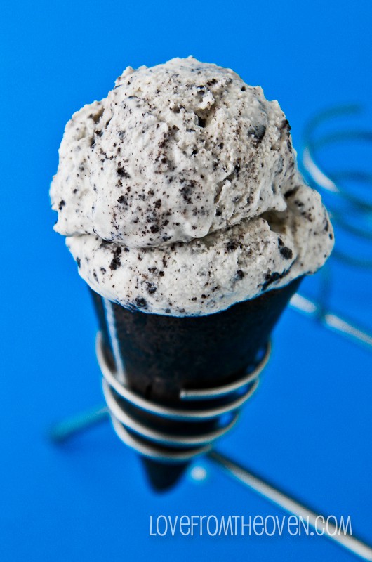 HOMEMADE COOKIES AND CREAM ICE CREAM