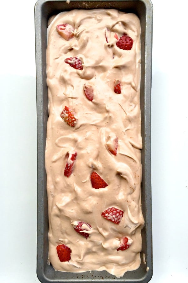 STRAWBERRY NUTELLA ICE CREAM