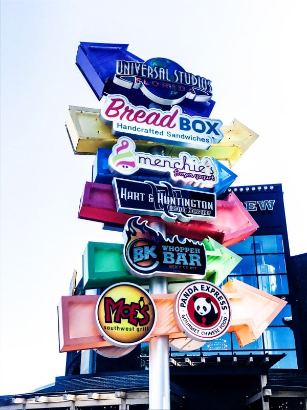 photo of universal studios boardwalk restaurants sign