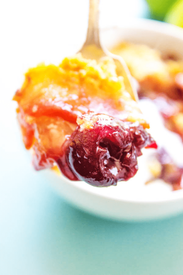 Fall head over heels in love with this APPLE CHERRY CRISP recipe, we sure have. Simple, easy and delicious, a holiday must have.