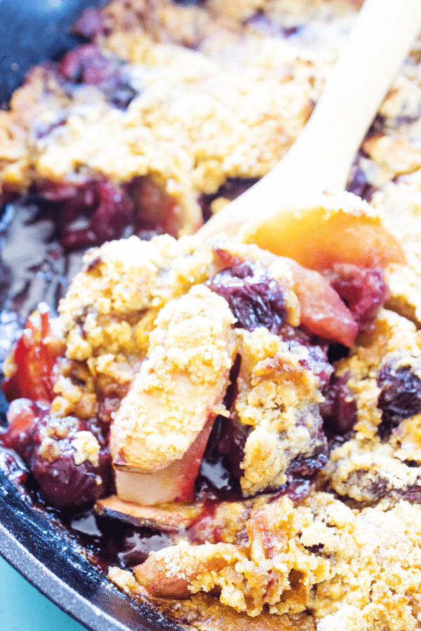 Fall head over heels in love with this APPLE CHERRY CRISP recipe, we sure have. Simple, easy and delicious, a holiday must have.