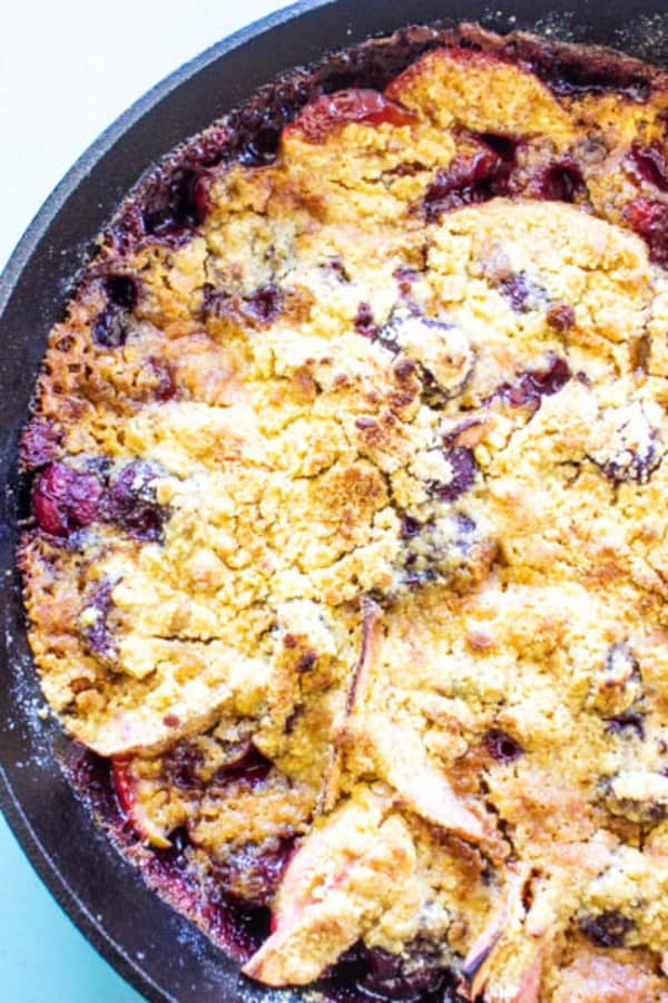 Fall head over heels in love with this APPLE CHERRY CRISP recipe, we sure have. Simple, easy and delicious, a holiday must have.