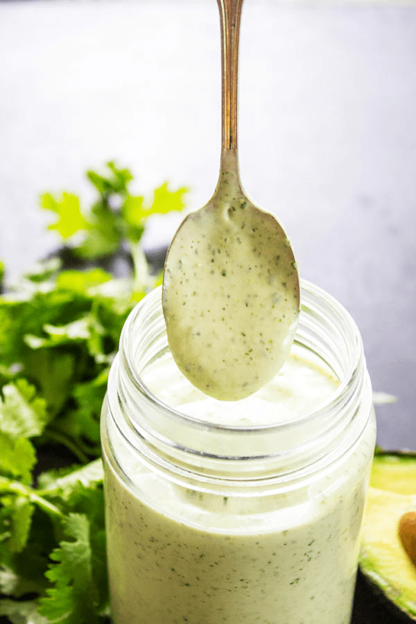 CILANTRO AVOCADO RANCH DRESSING - Ready in 5 minutes & packed with flavor with avocado and fresh cilantro, this dressing is really easy to make.