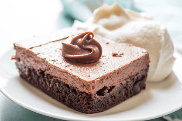 CHOCOLATE CHEESECAKE BROWNIE BARS - decadent and delicious this no-bake chocolate cheesecake with a fudgey brownie base will have you drooling. 
