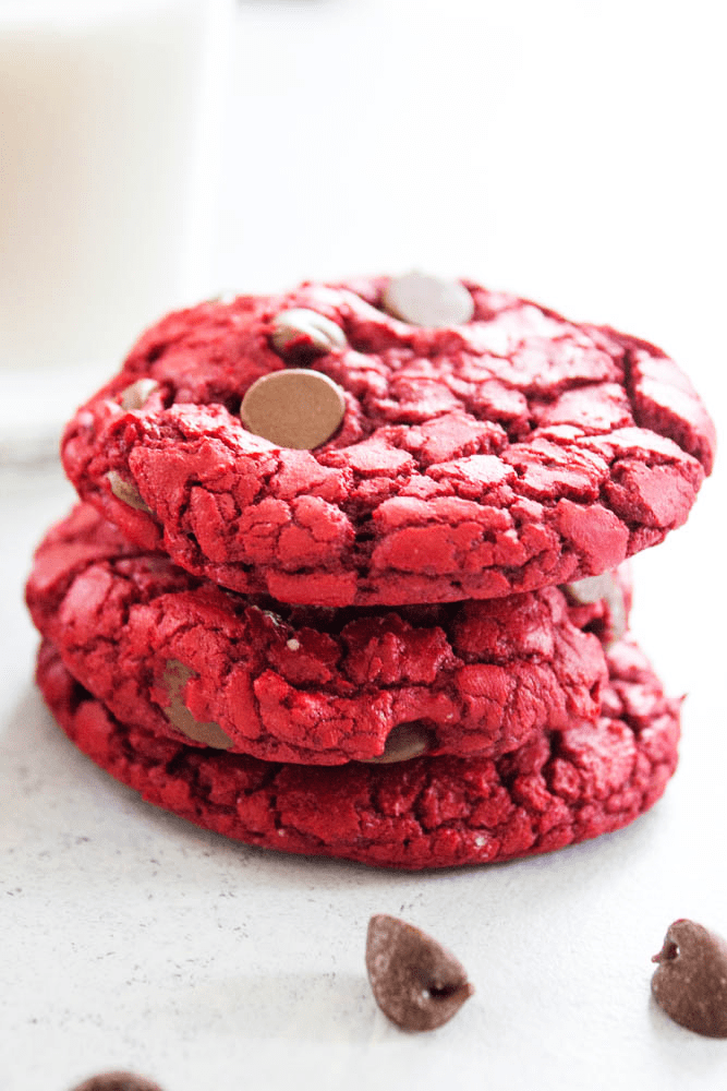 red velvet cookies, chocolate chips, glass, milk, red velvet, cookie