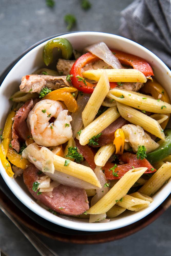 cajun chicken pasta in a bowl.
