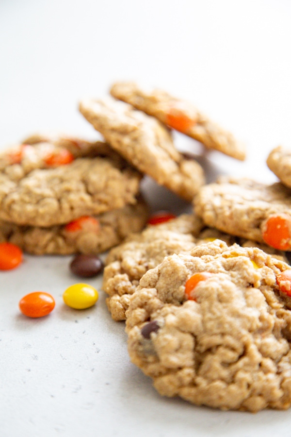 close-up photo of a pile of cookies.