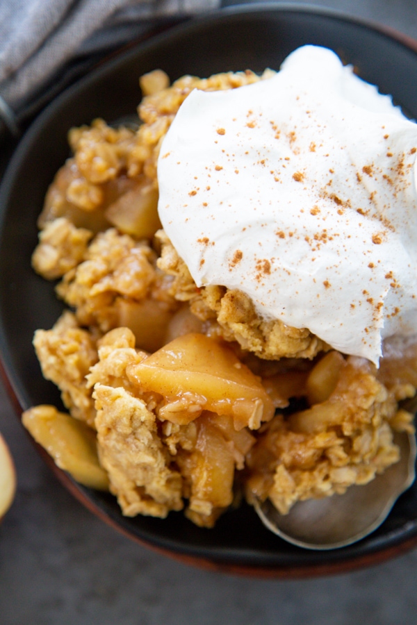 overhead shot of the final apple crisp.