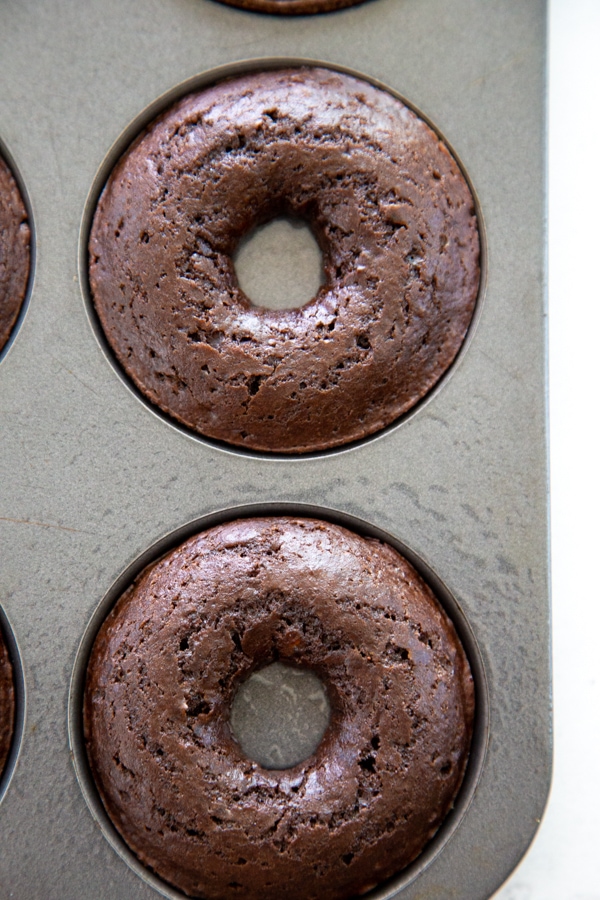 Baked donuts in the pan.