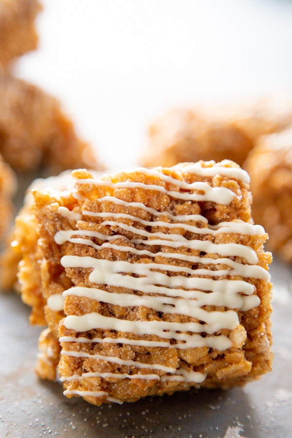 c;lose-up shot of a rice krispie treat.