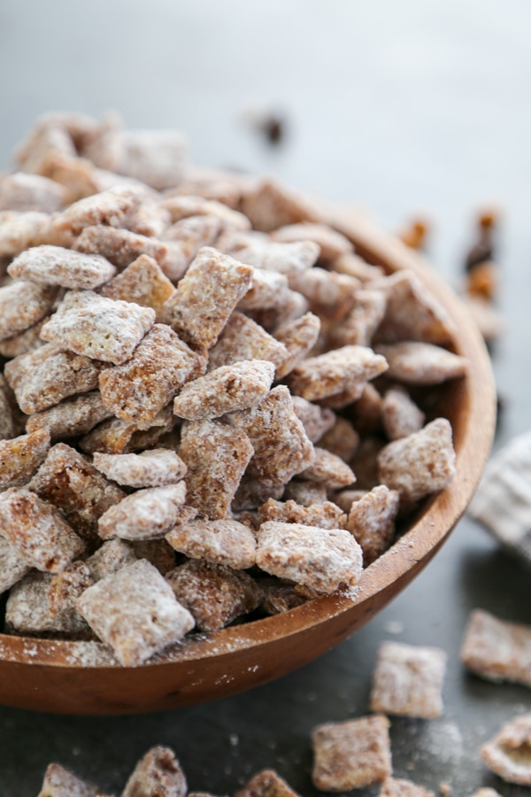a bowl of muddy buddies.