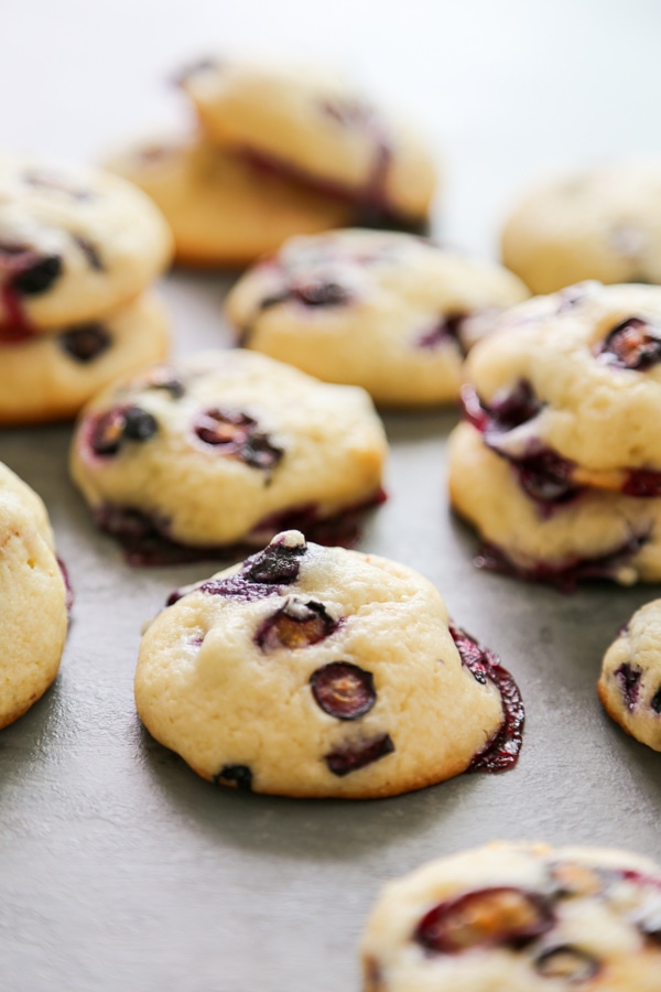 close-up shot of the cookies.