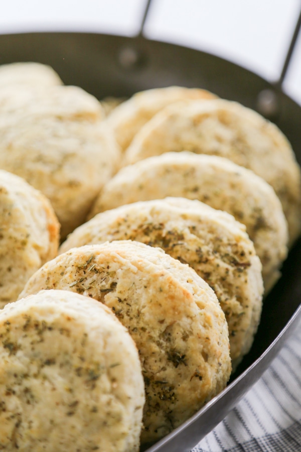 biscuits lined up in a platter.
