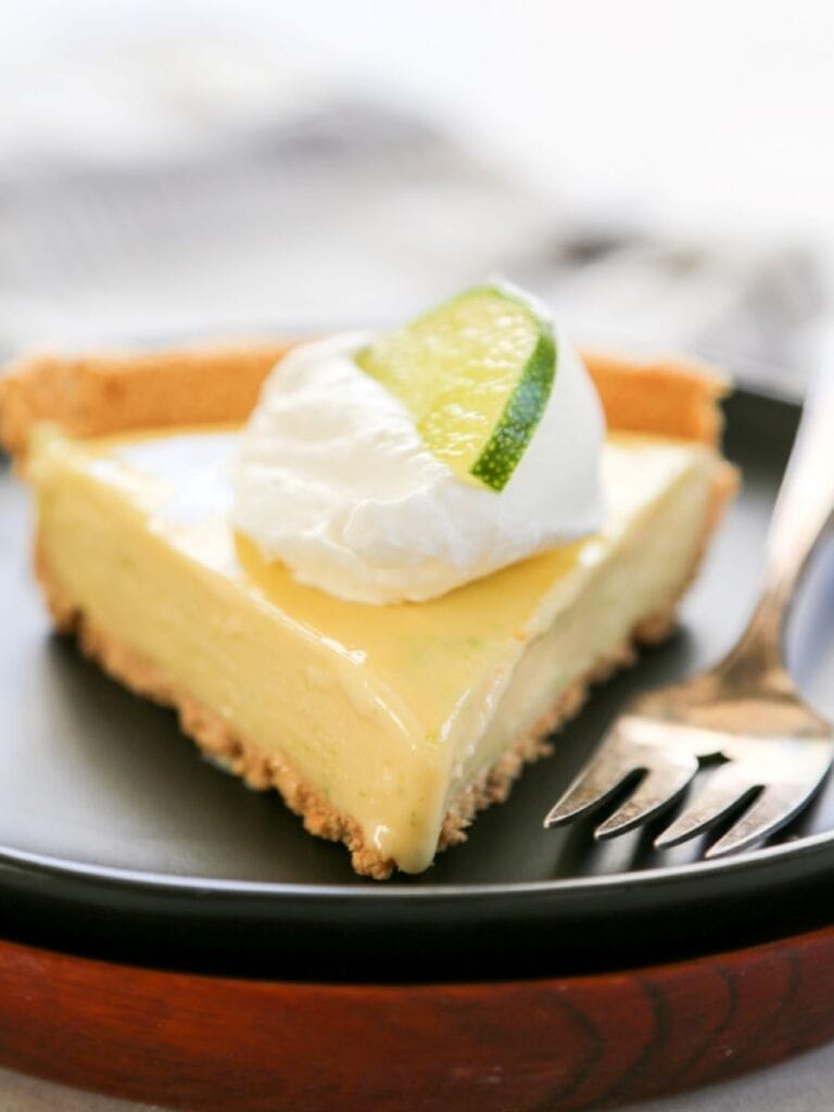 close up shot key lime pie