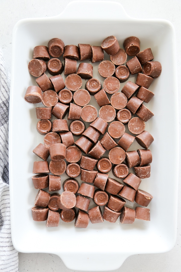 rolos in a baking dish.