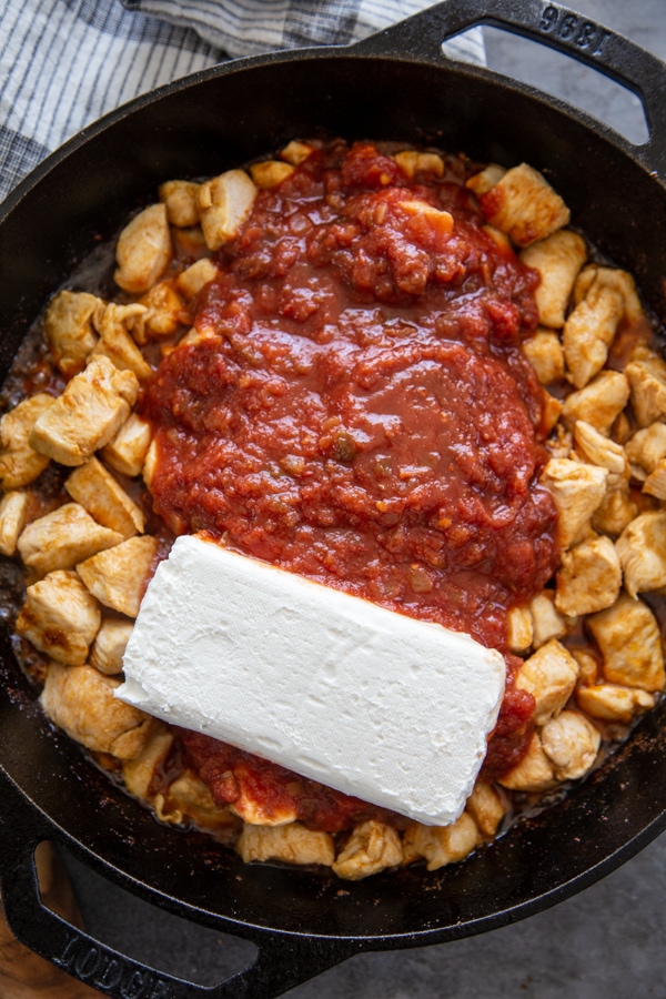 skillet with chicken, cream cheese and salsa