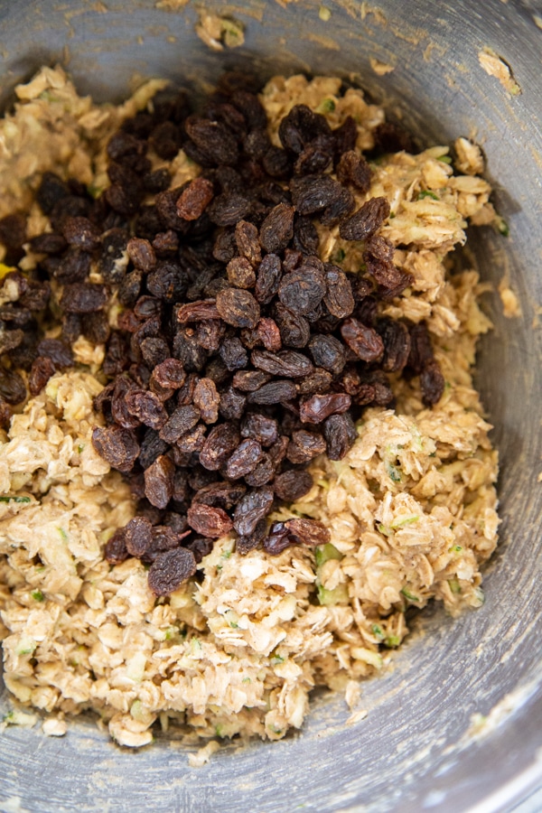 raisins in oatmeal cookie dough