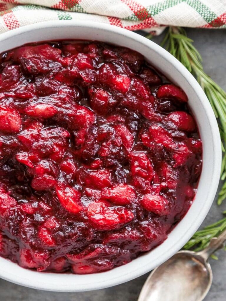 cranberry sauce in bowl