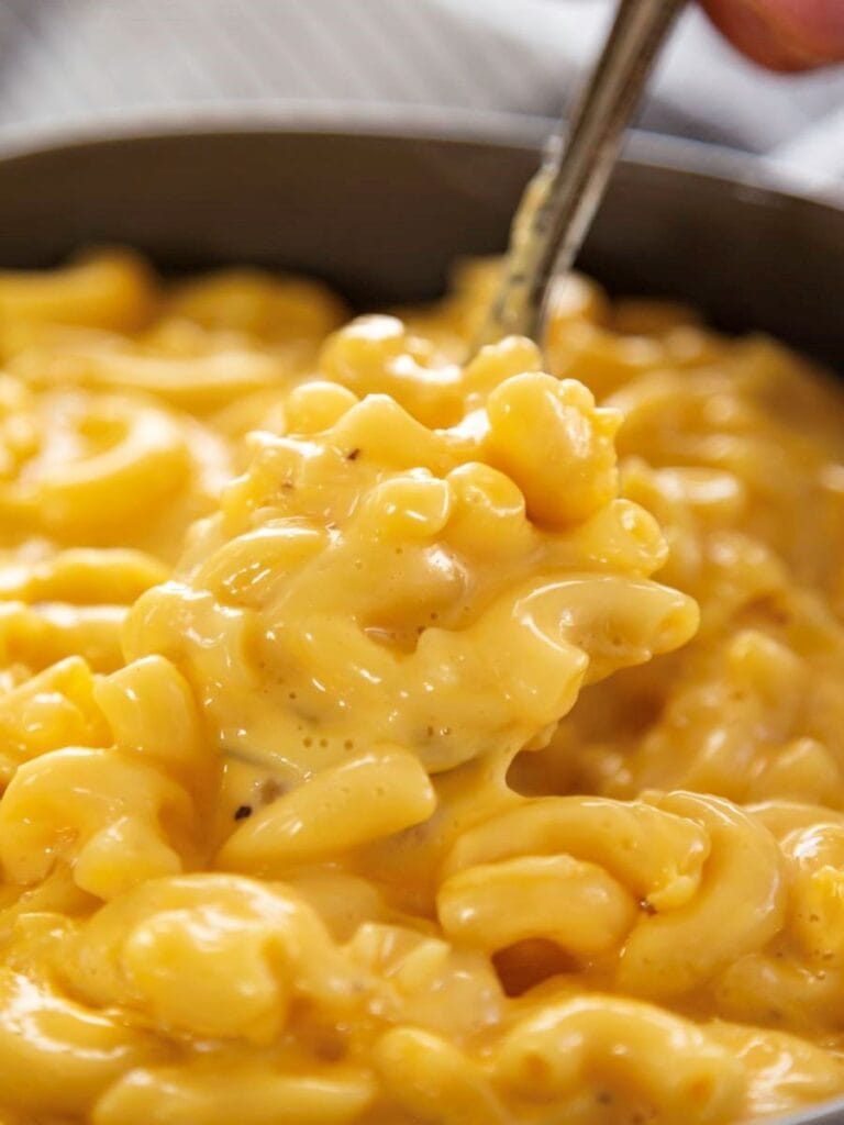 mac and cheese on a spoon