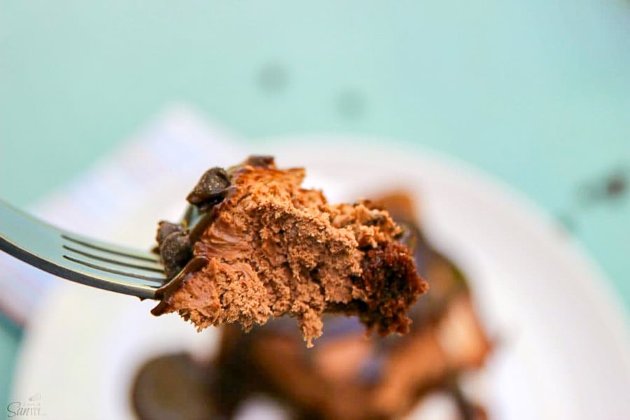 collage image of chocolate cheesecake no bake with hot fudge