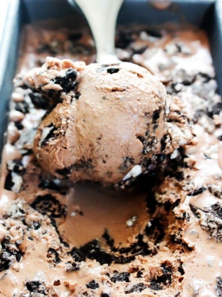 cookie and cream nutella ice cream in pan with scooper