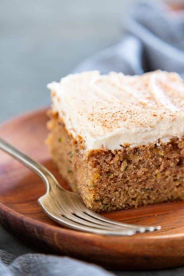 piece cake on plate