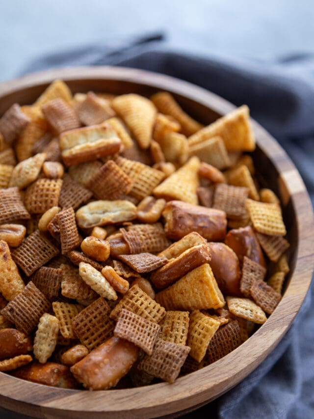 chex mix in wooden bowl
